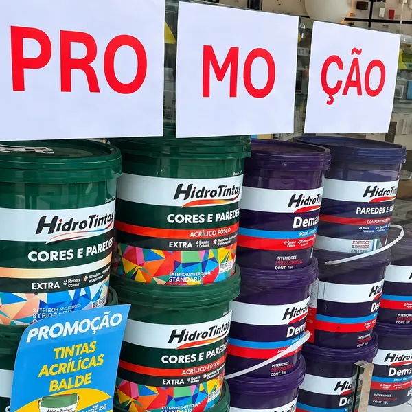 Vitrine de promoção de tintas acrílicas na Hidroluz